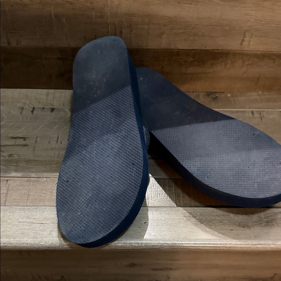 J. Crew Gray Women’s Flip Flops - Picture 3 of 4